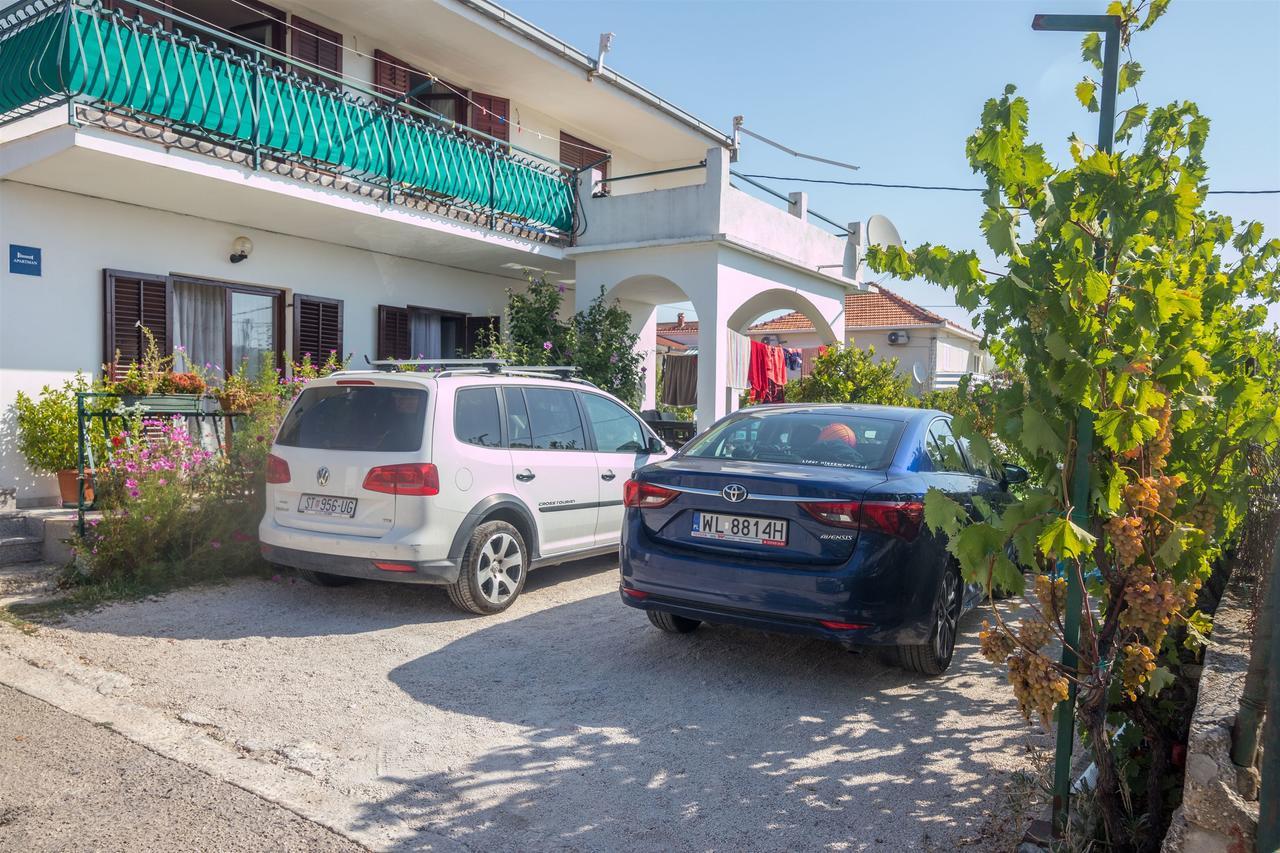 Apartment Vinka Trogir Exterior foto